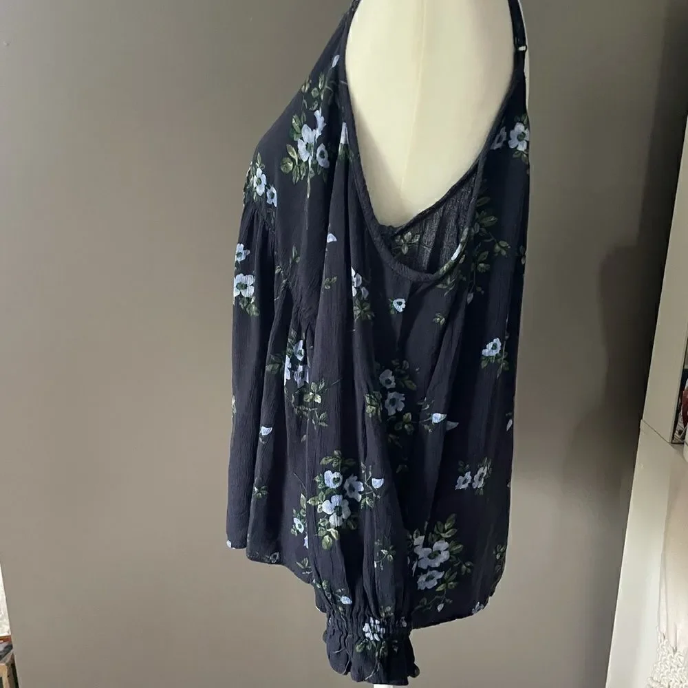 American Eagle Boho Chic Blue Floral Off the Shoulder Flowy Top Cold Shoulder - Picture 5 of 9